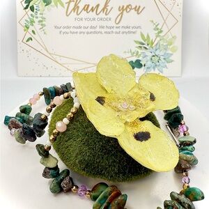 Elegant Green and Pink Beaded Necklace